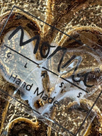 Monna Glass käsintehty tarjoiluvati / kakkuvati (kulta–musta)