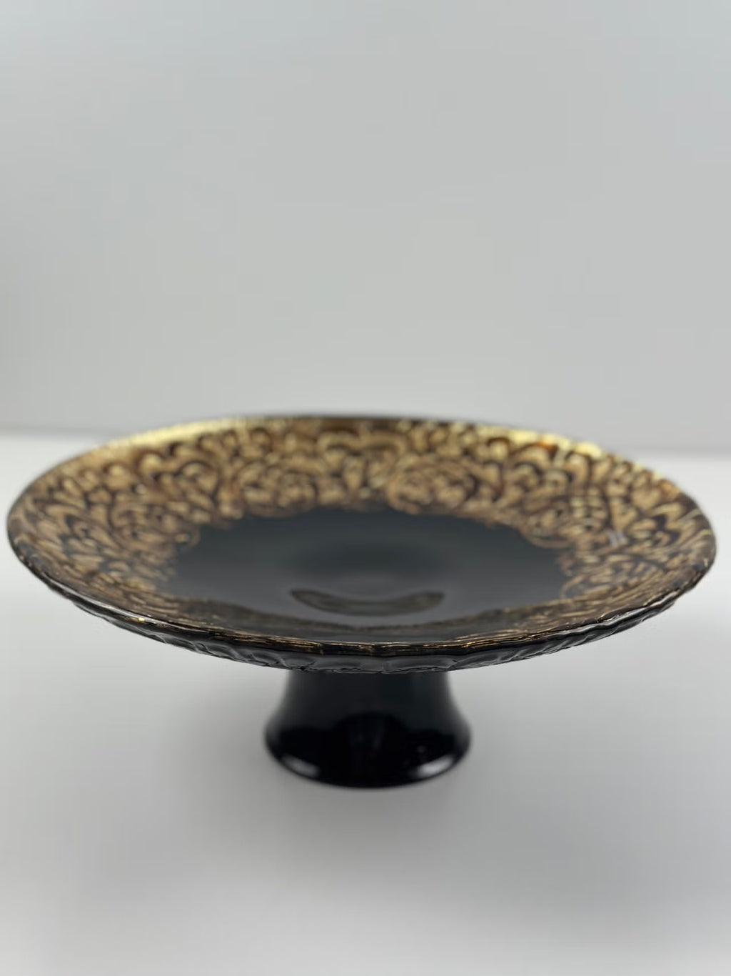 Monna Glass käsintehty tarjoiluvati / kakkuvati (kulta–musta)