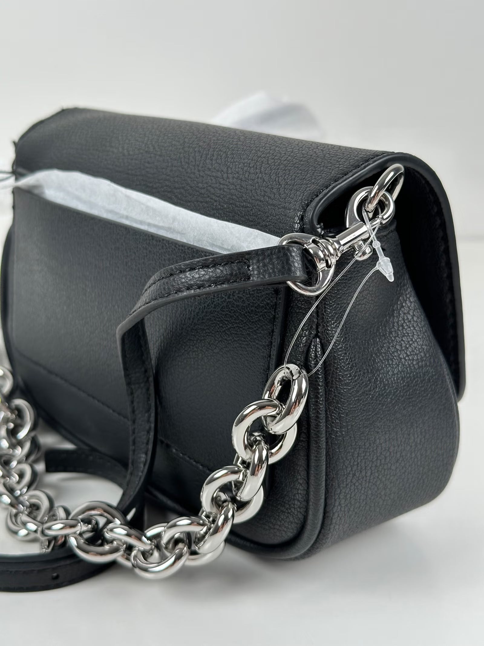 Calvin Klein Minimal Monogram -olkalaukku,