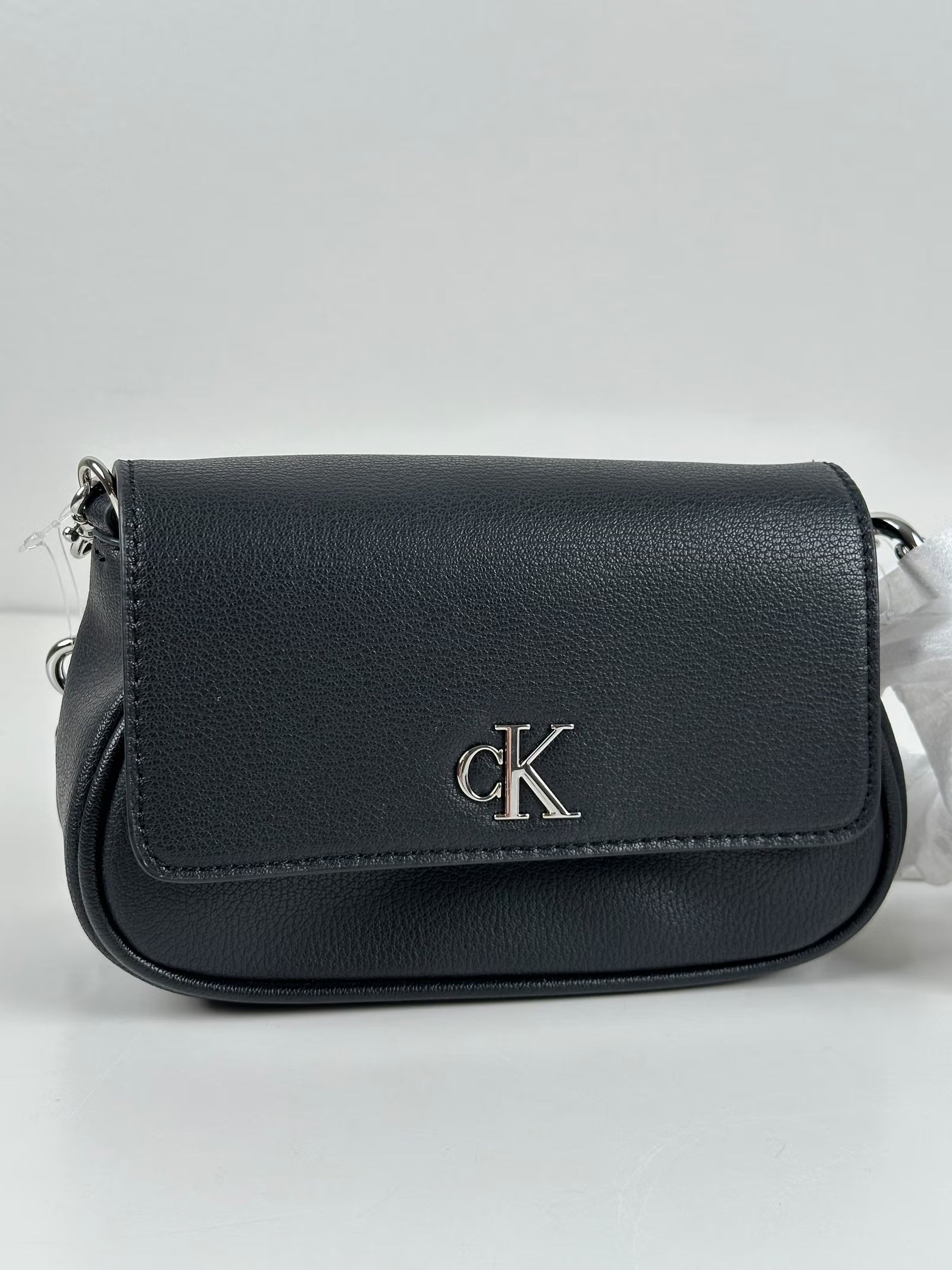 Calvin Klein Minimal Monogram -olkalaukku,