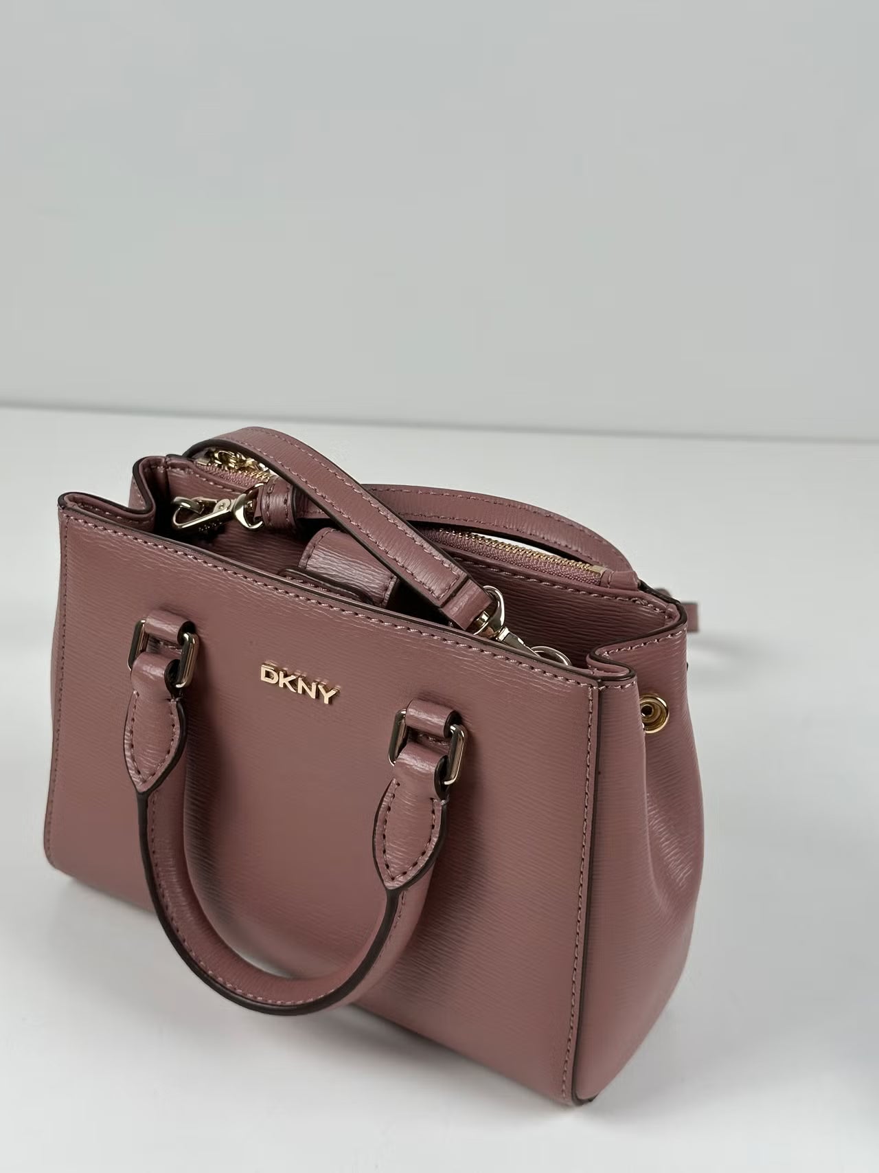 DKNY Bryant Mini Shopper -nahkalaukku, roosa