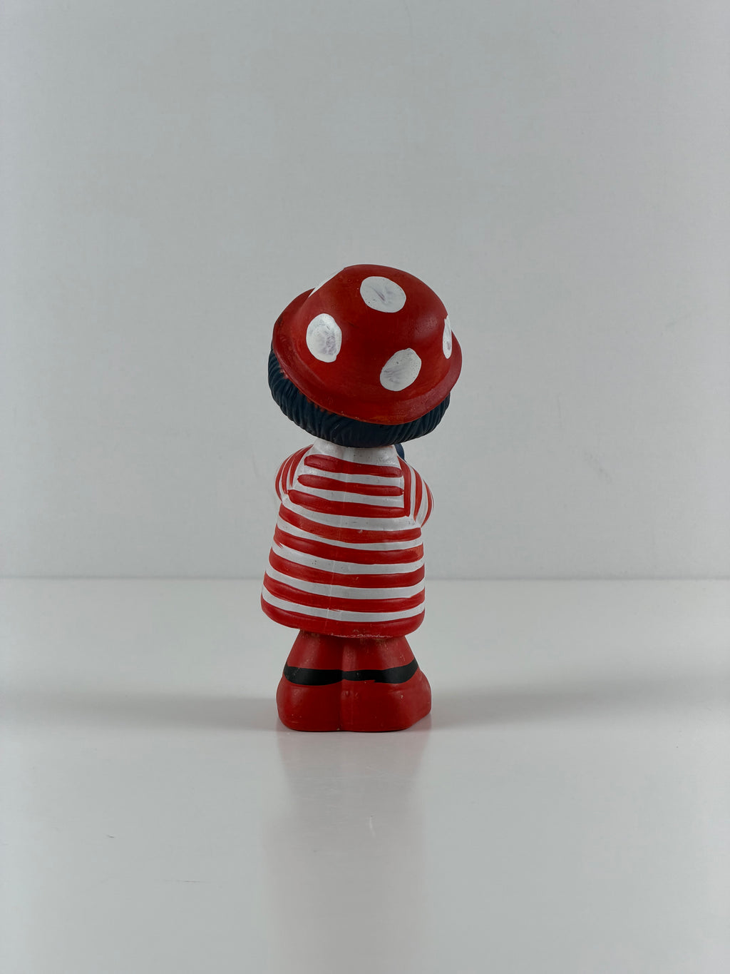 Vintage keraaminen pellefiguuri jousimekanismilla – 20 cm