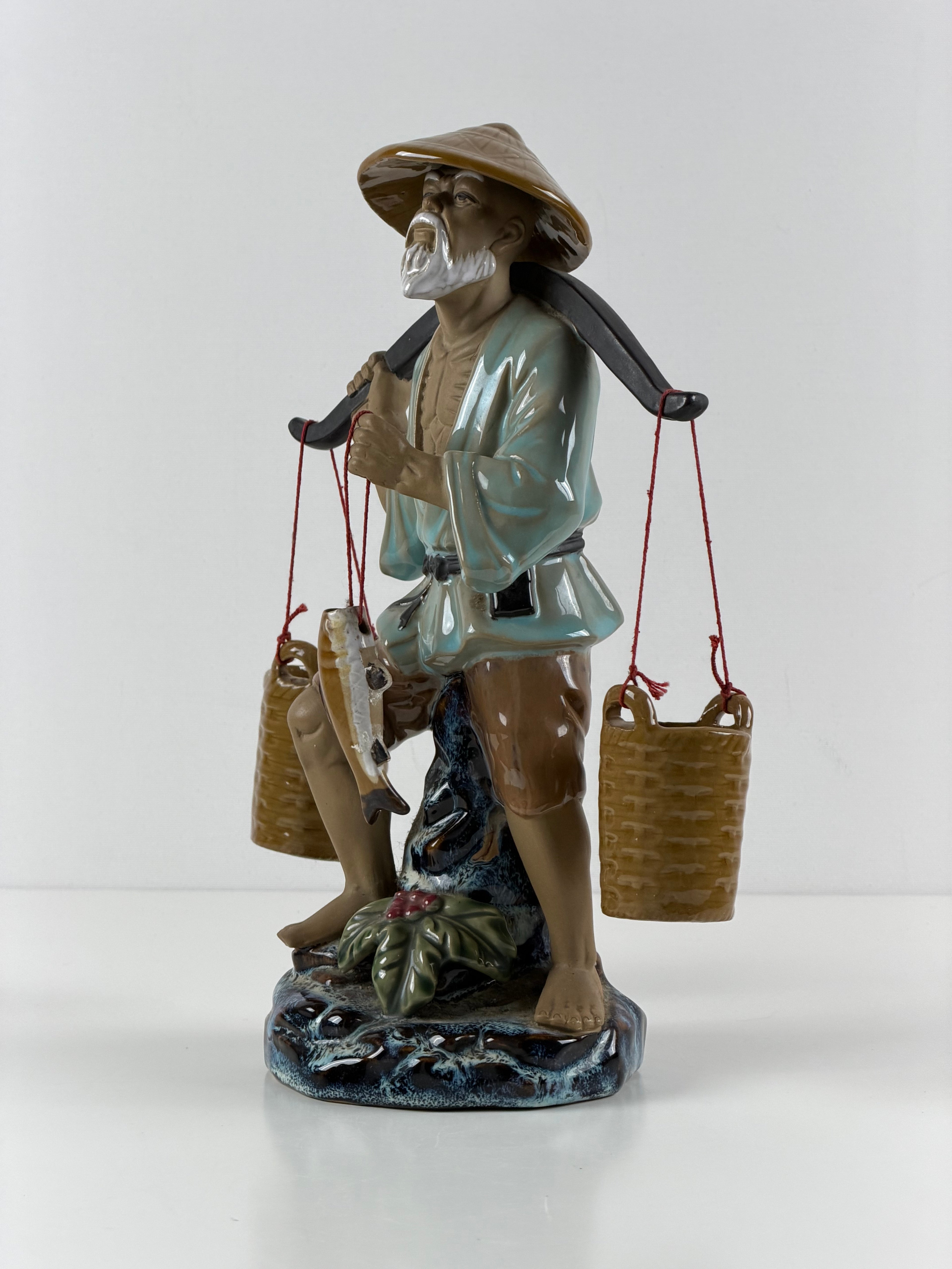 Shiwan Chinese Fisherman – suuri lasitettu kiinalainen keramiikkafiguuri 33 cm