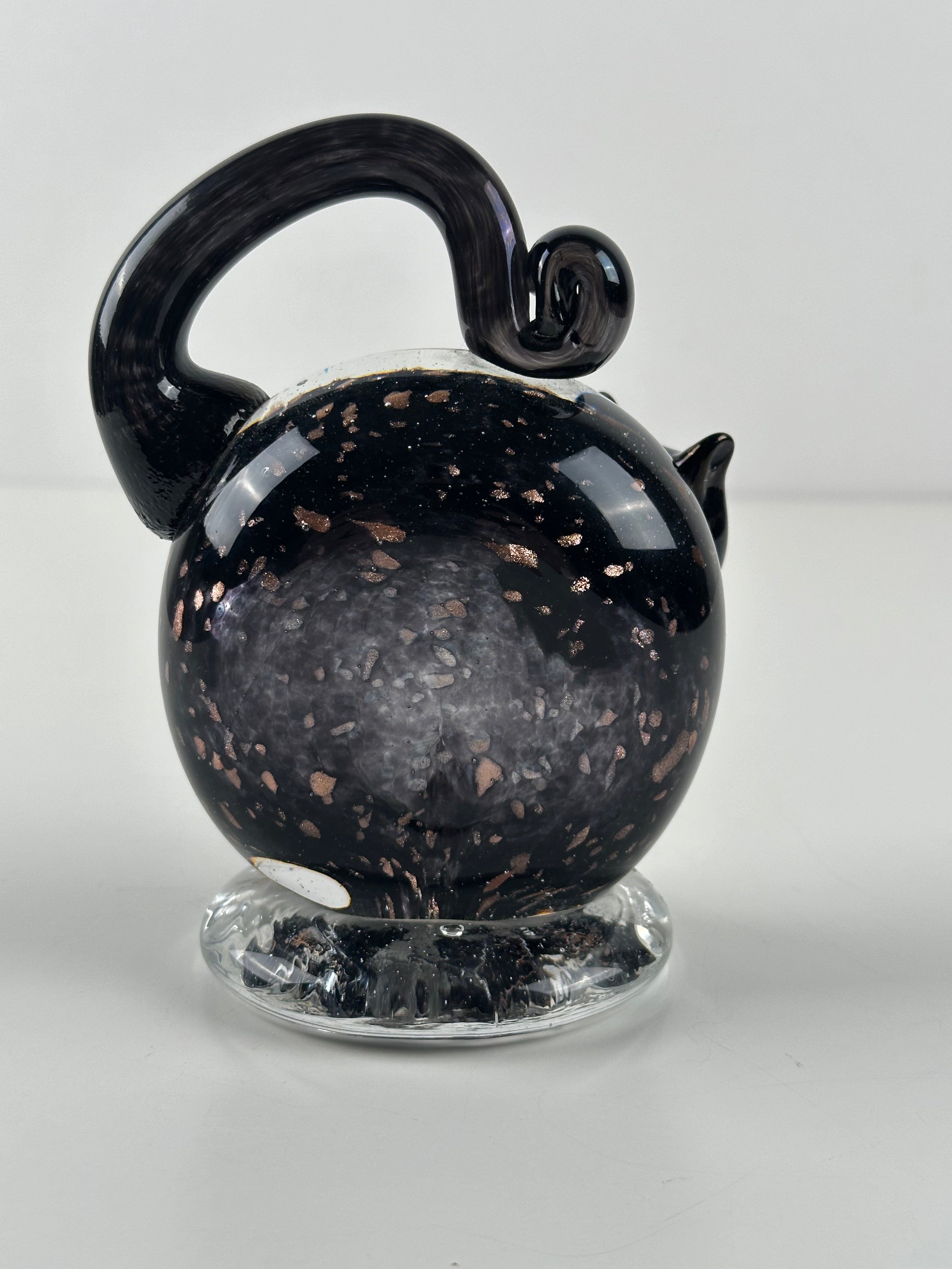 Taikayön Lasipaja – musta lasikissa