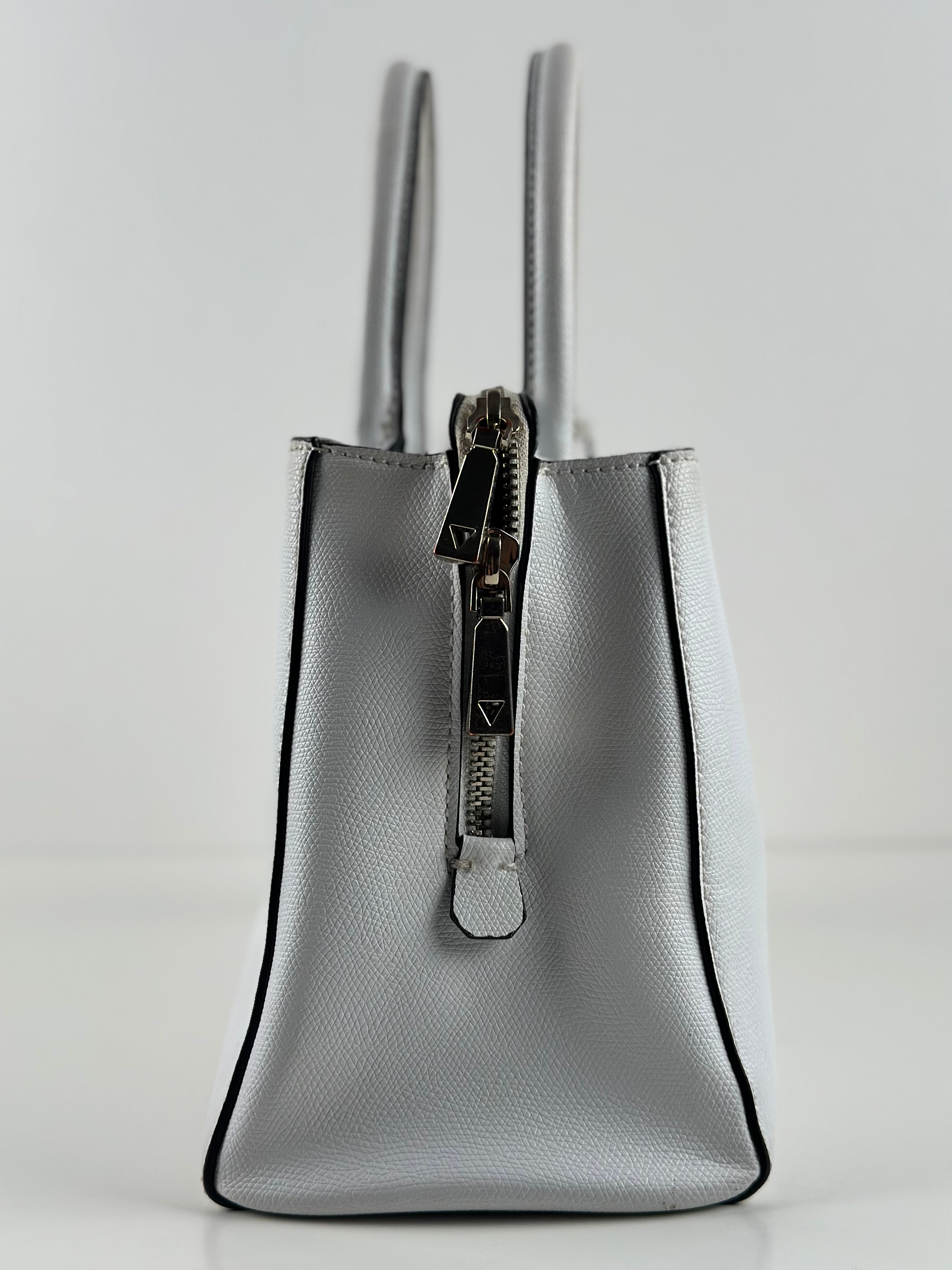 Guess Vikky Satchel – valkoinen laukku