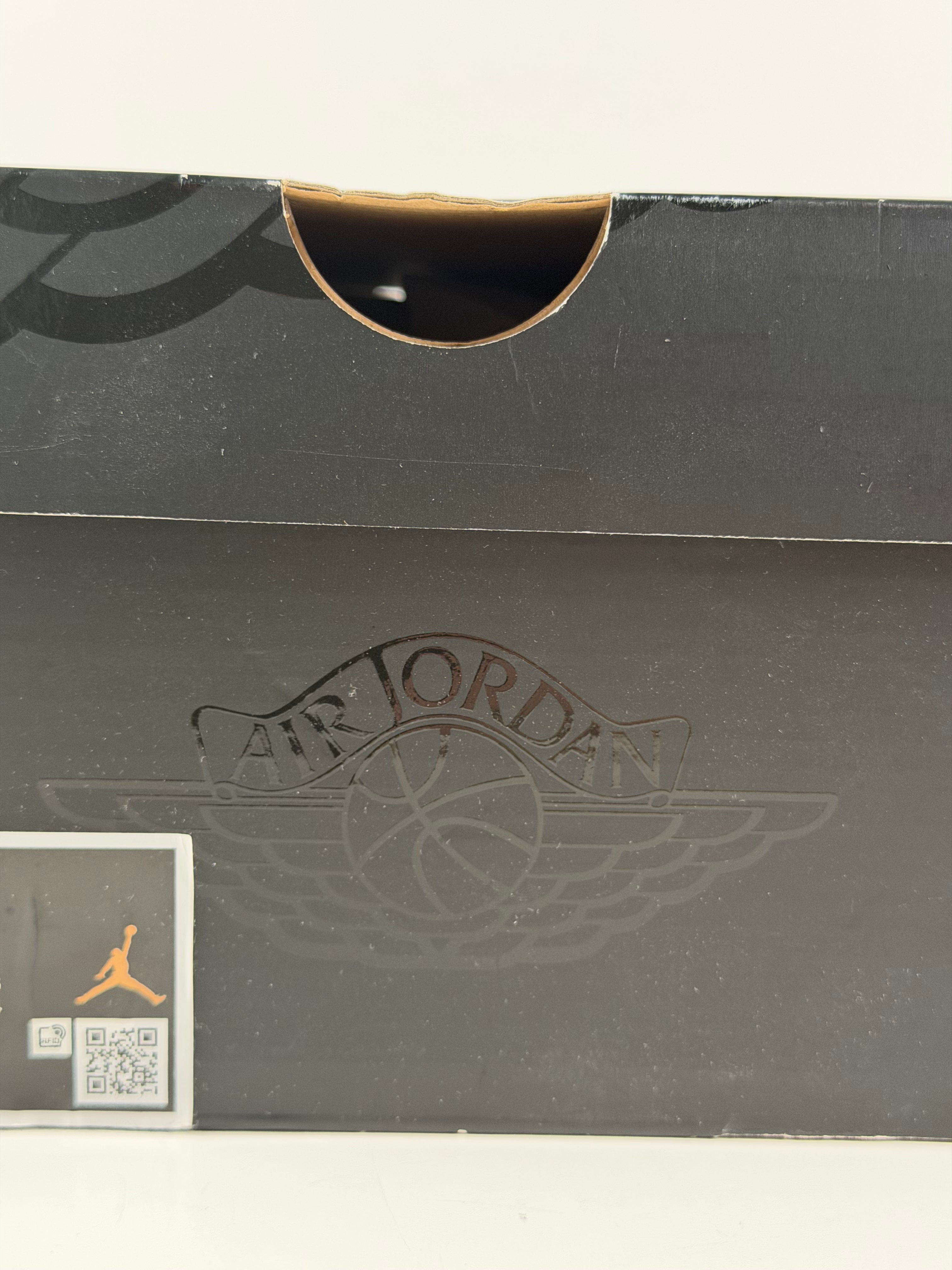 Air Jordan 1 Mid SE “Black / Fire Red / White / Malachite”