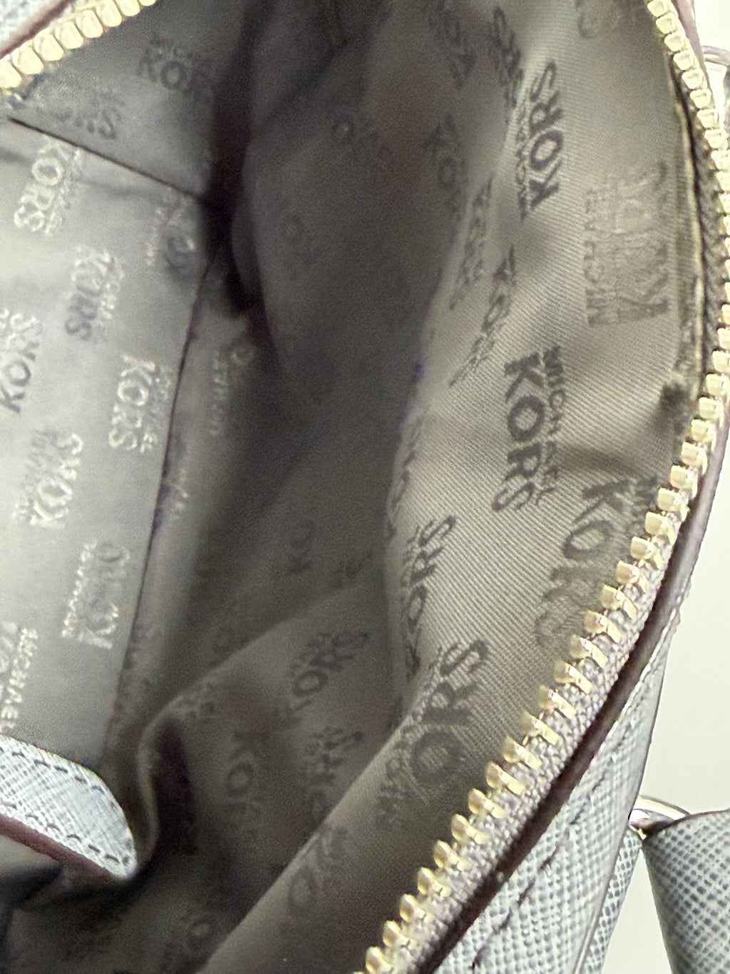 Michael Kors harmaa crossbody / pikkulaukku