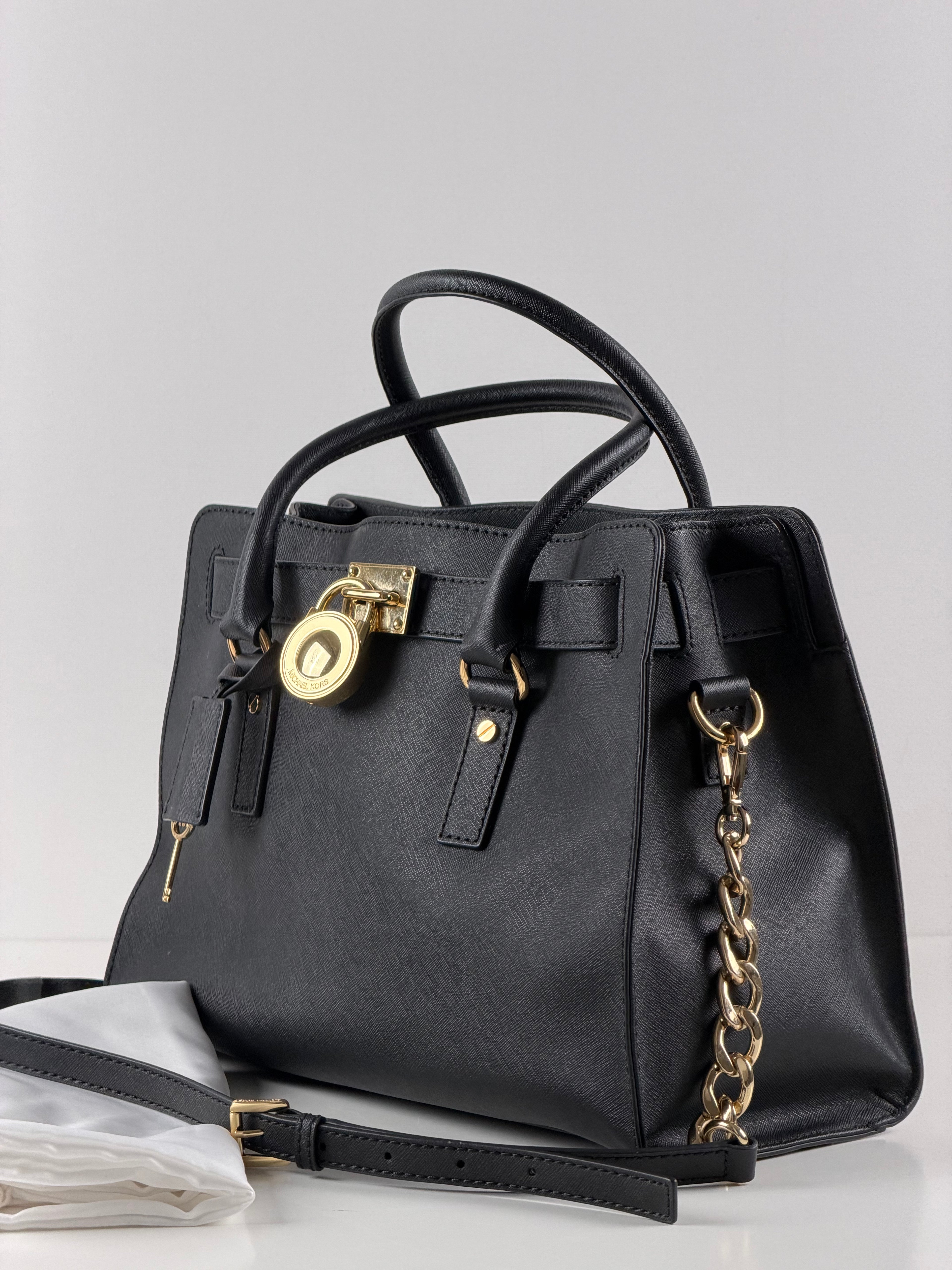 Michael Kors Hamilton Satchel -käsilaukku, musta