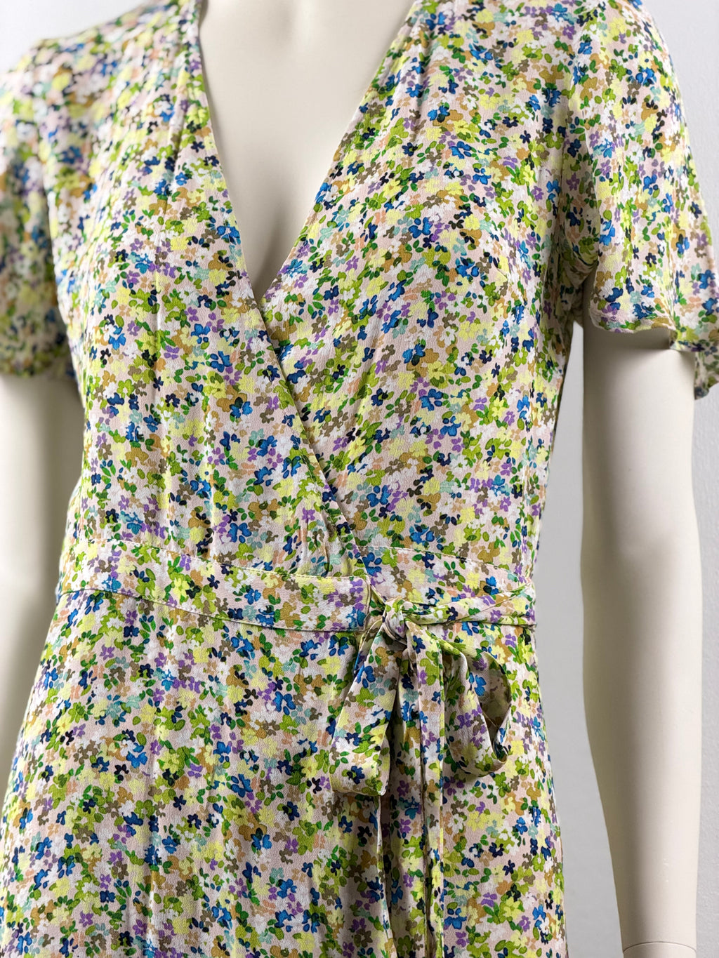 Indiska Nola Short Dress – uusi kukkakuosinen kesämekko, XS (34)