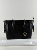 Michael Kors Voyager Medium Multifunction Tote Leather – musta nahkalaukku