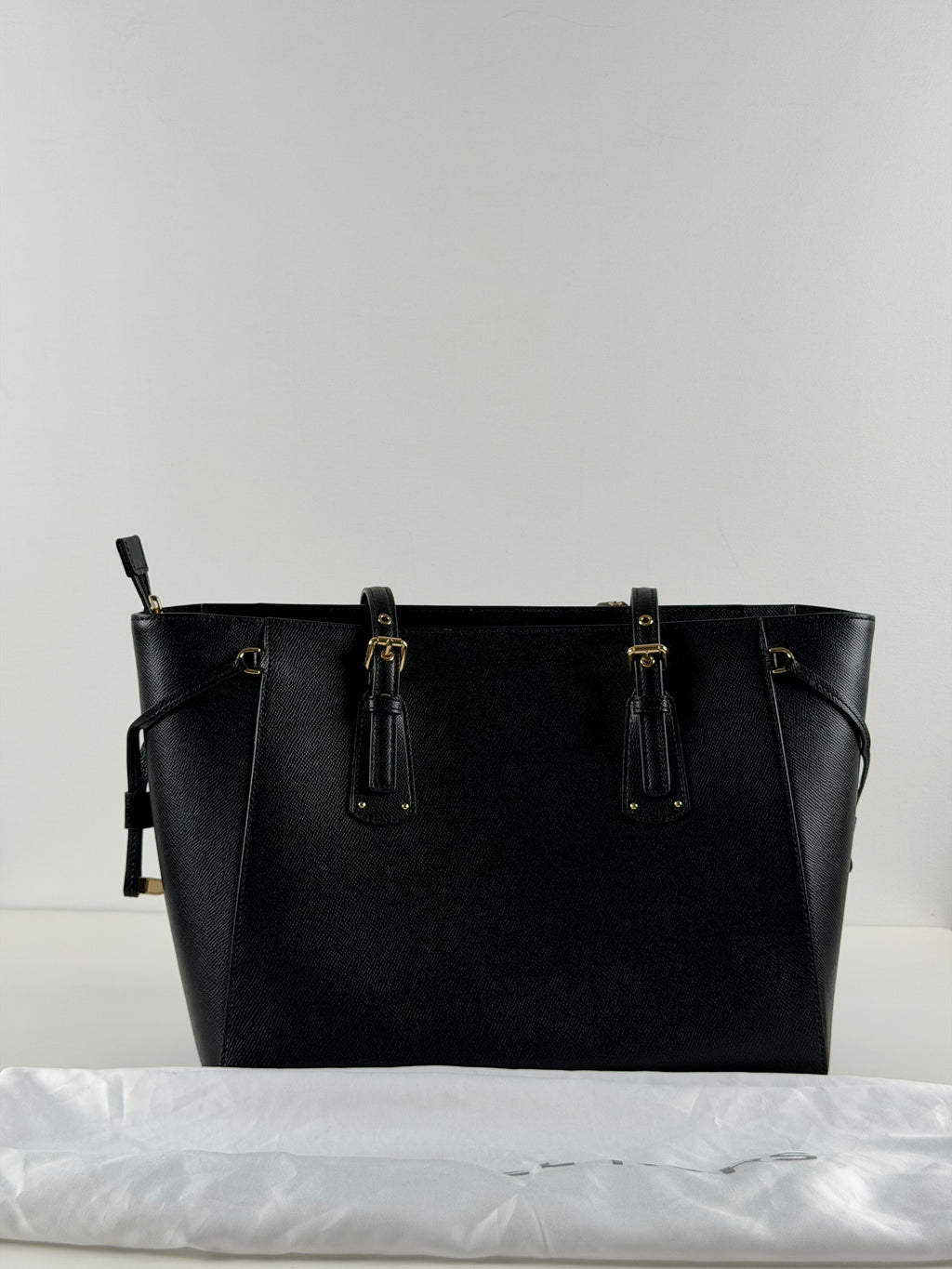 Michael Kors Voyager Medium Multifunction Tote Leather – musta nahkalaukku