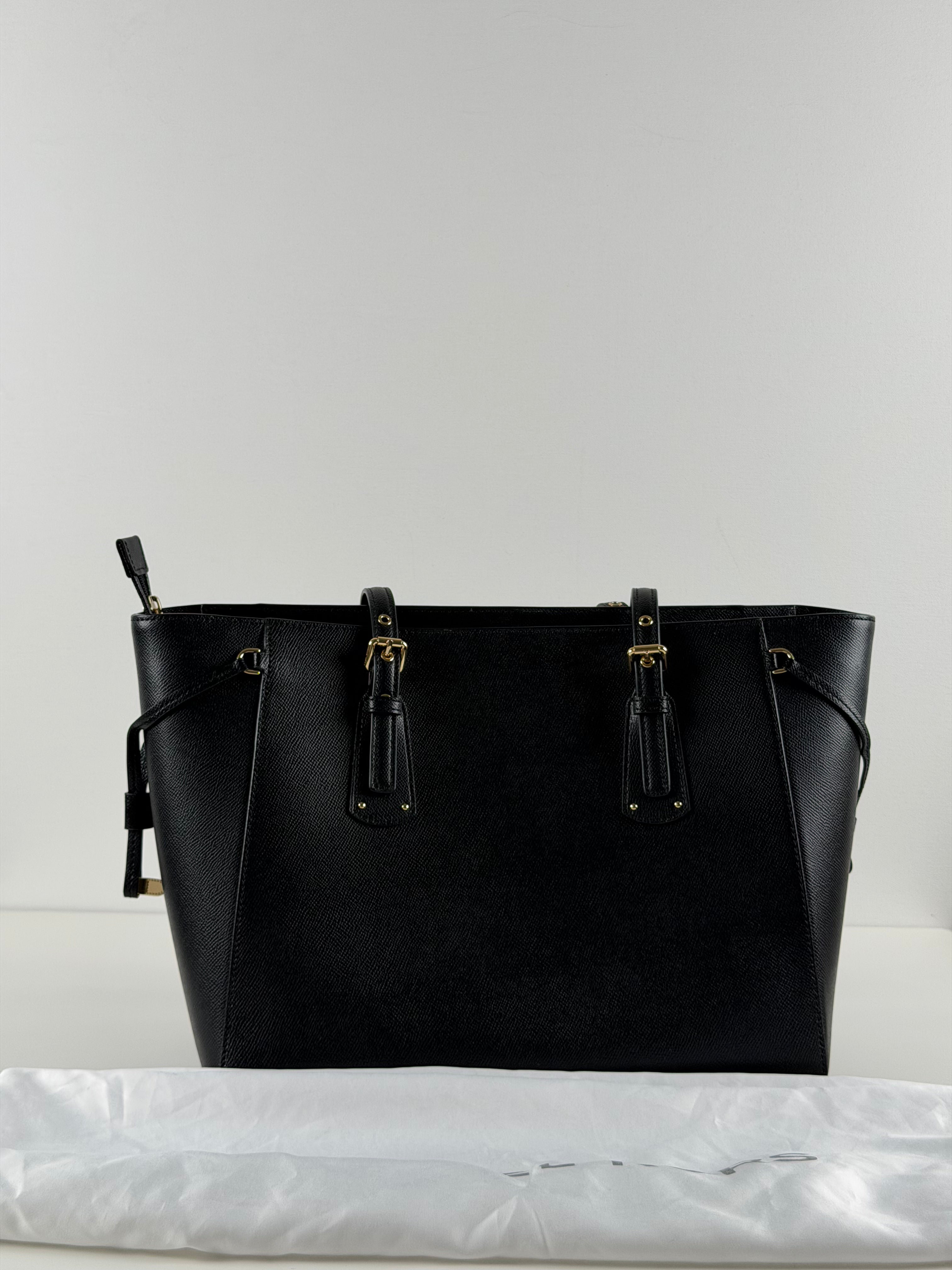 Michael Kors Voyager Medium Multifunction Tote Leather – musta nahkalaukku