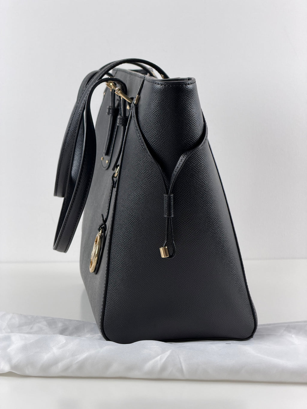 Michael Kors Voyager Medium Multifunction Tote Leather – musta nahkalaukku