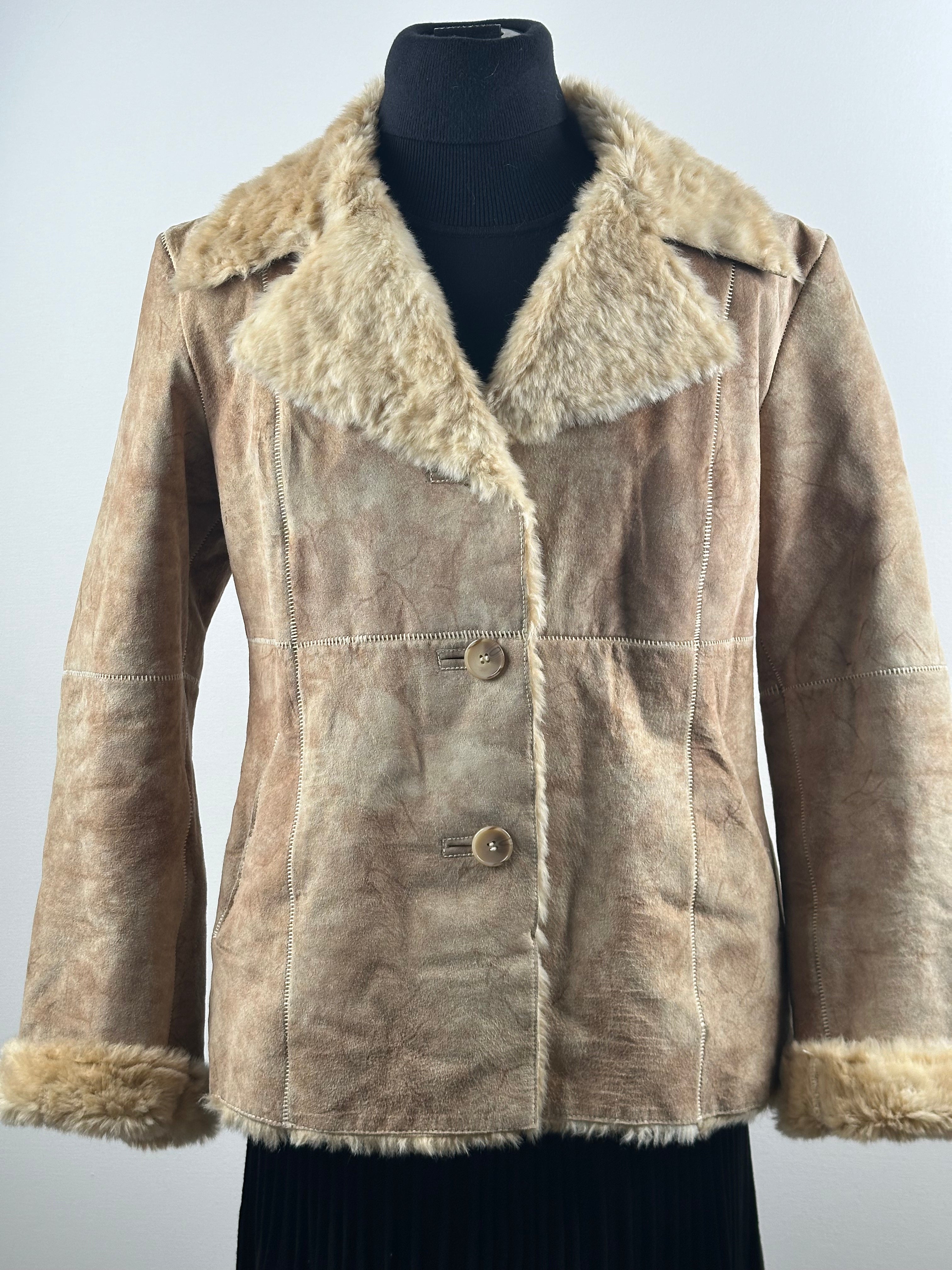 Guess – aito nahkainen teddyvuorattu takki