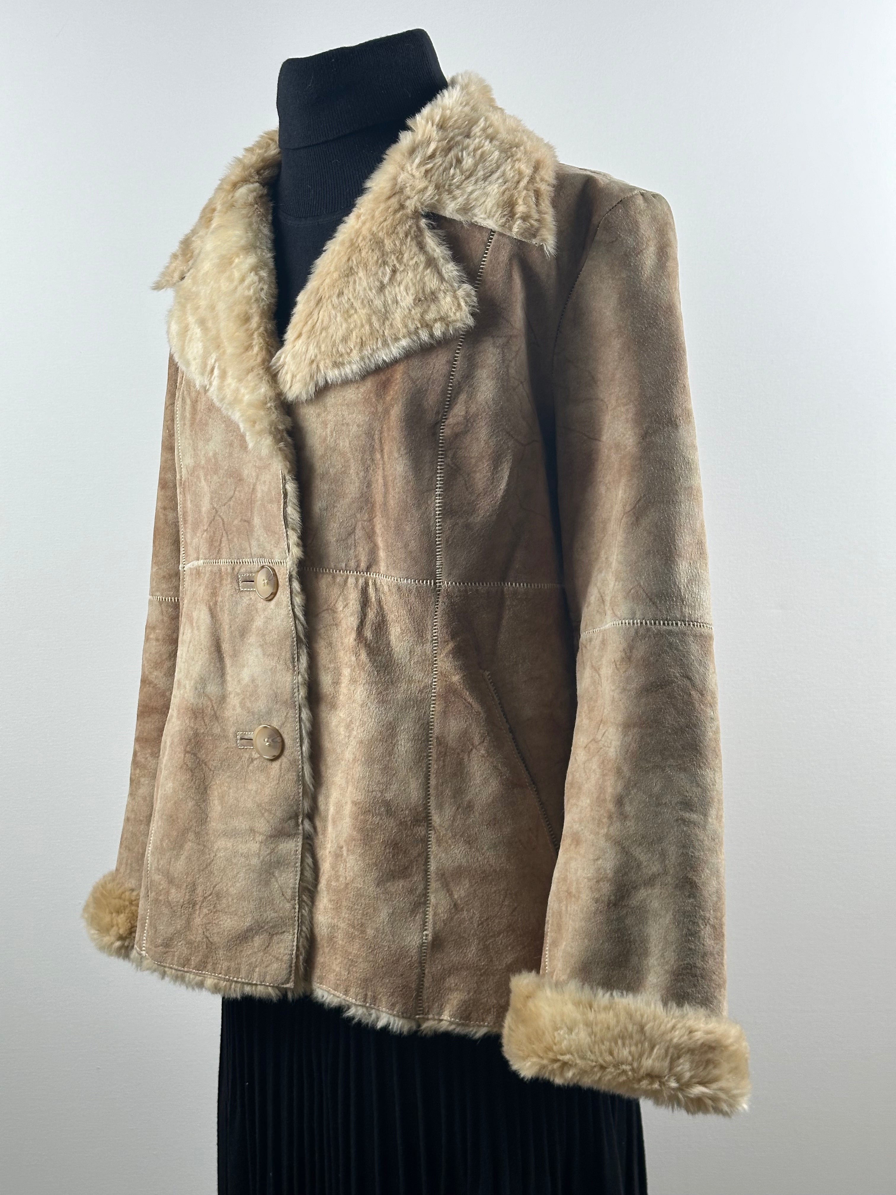 Guess – aito nahkainen teddyvuorattu takki