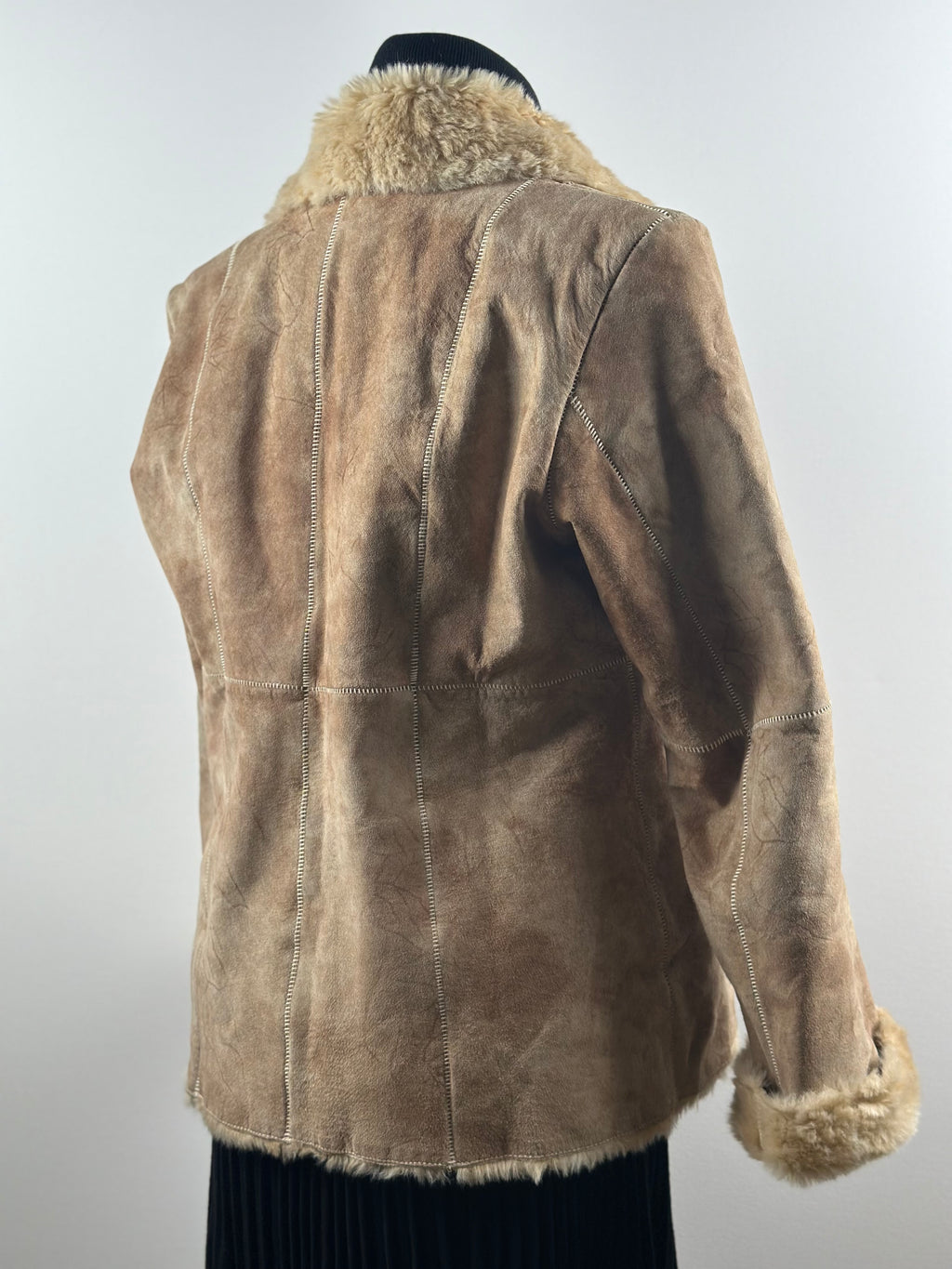 Guess – aito nahkainen teddyvuorattu takki