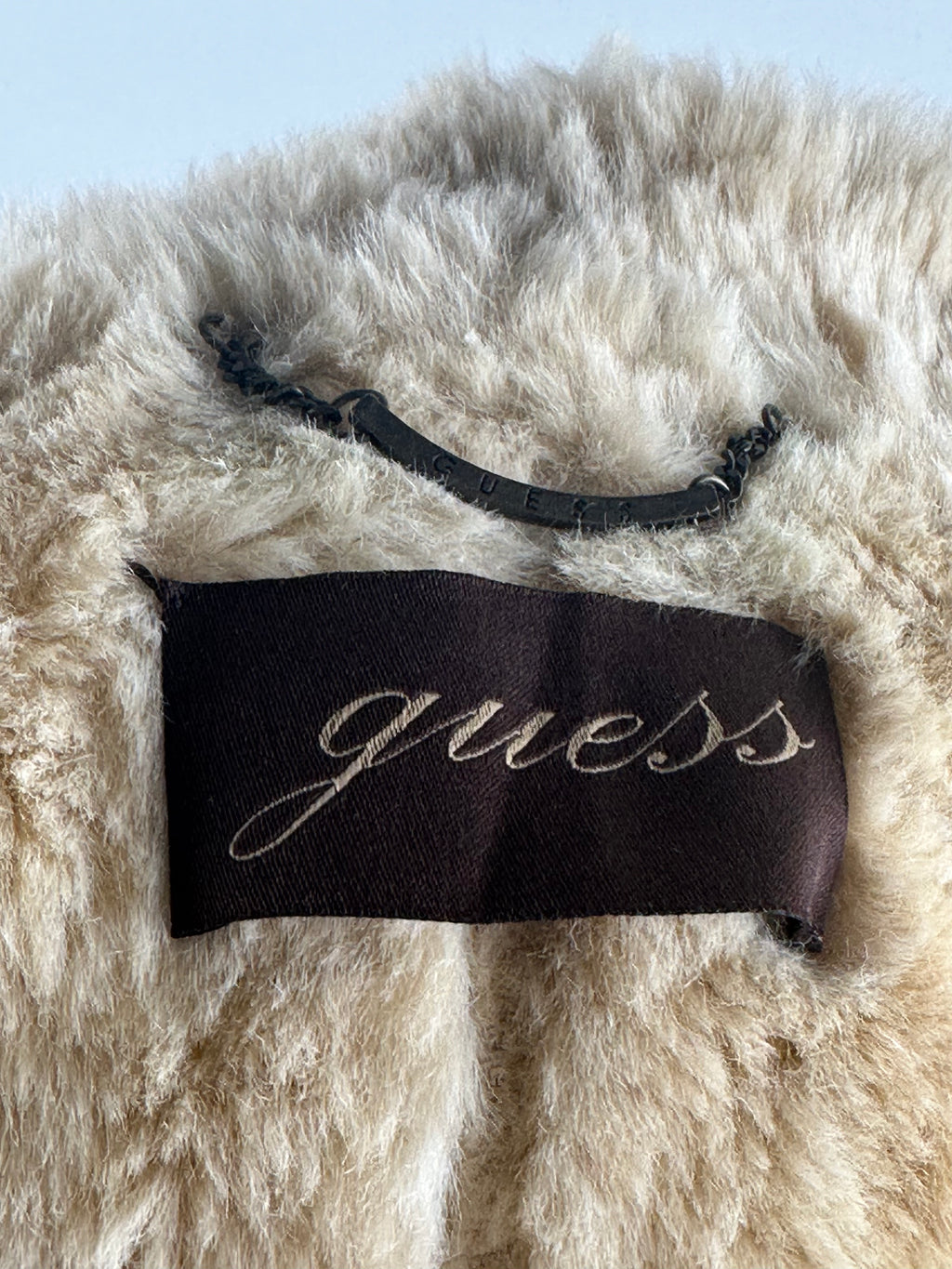 Guess – aito nahkainen teddyvuorattu takki
