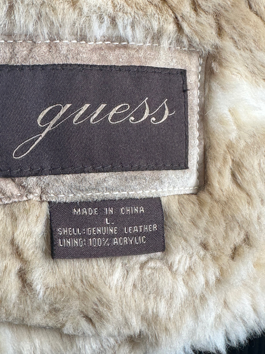 Guess – aito nahkainen teddyvuorattu takki