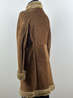 Guess – pitkä aito nahkatakki teddyvuorilla & kirjailuilla