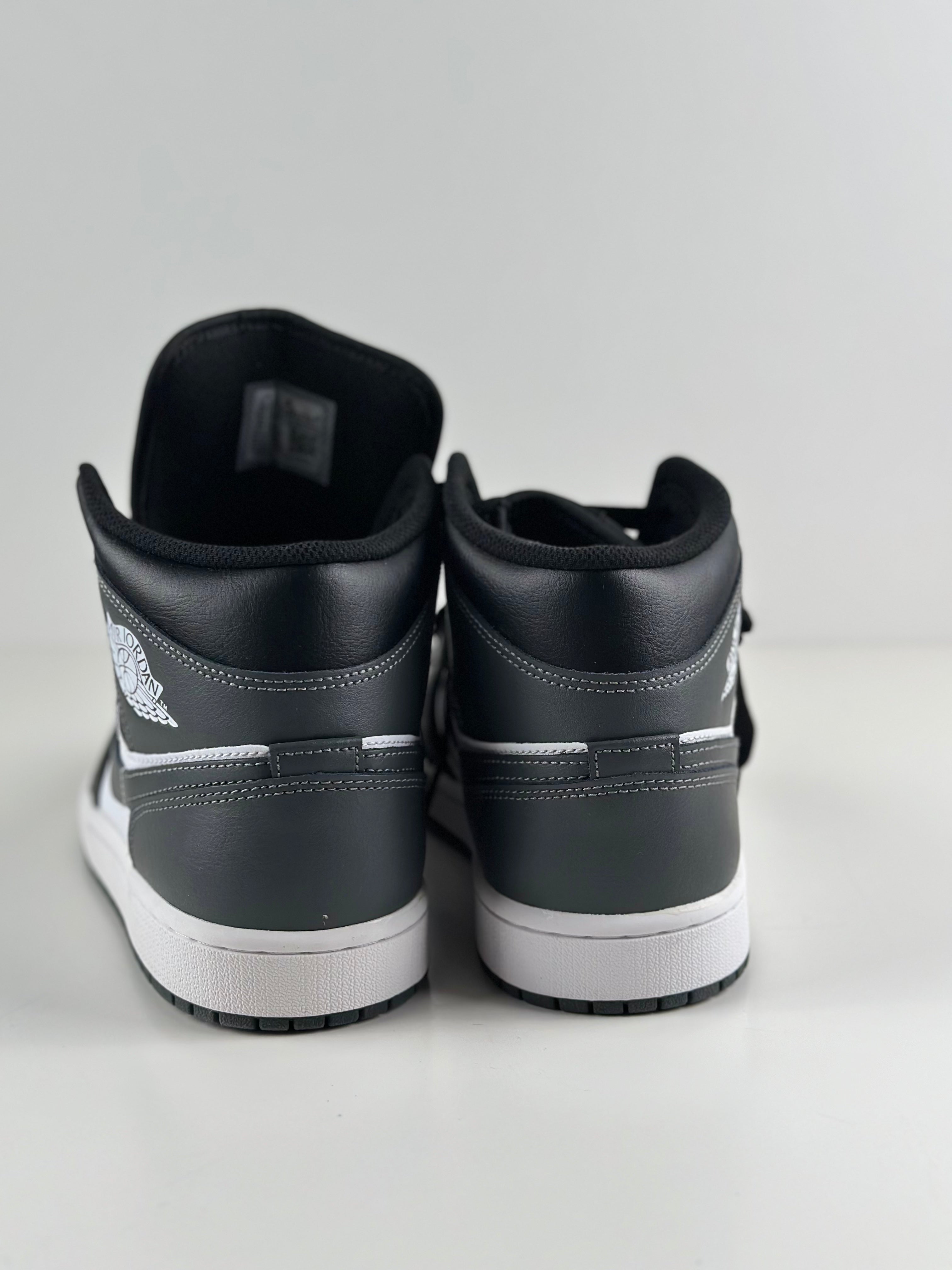 Air Jordan 1 Mid "Black/White-Grey"
