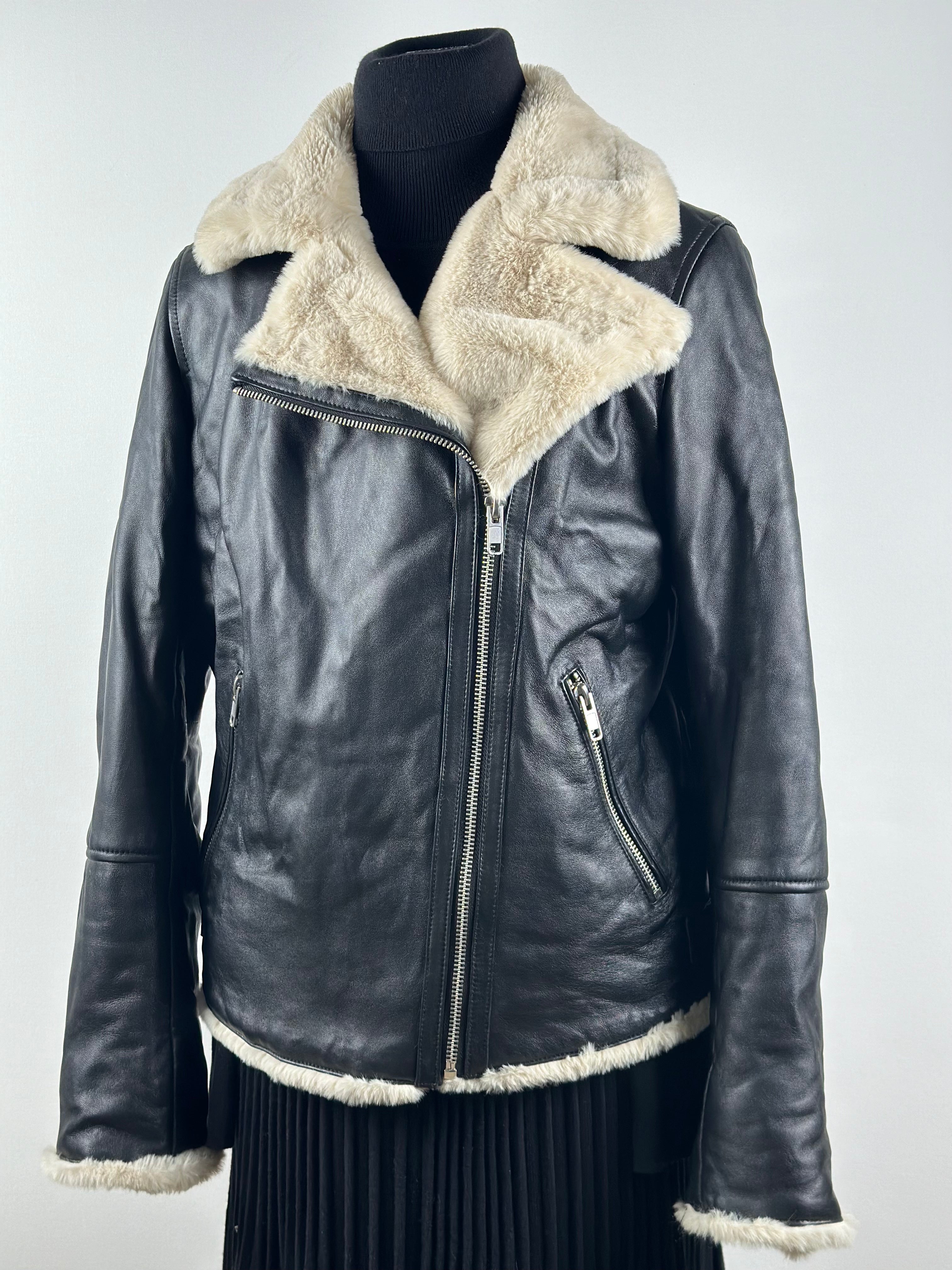 Jofama Bella – Naisten musta biker-nahkatakki teddyvuorella (koko 38)