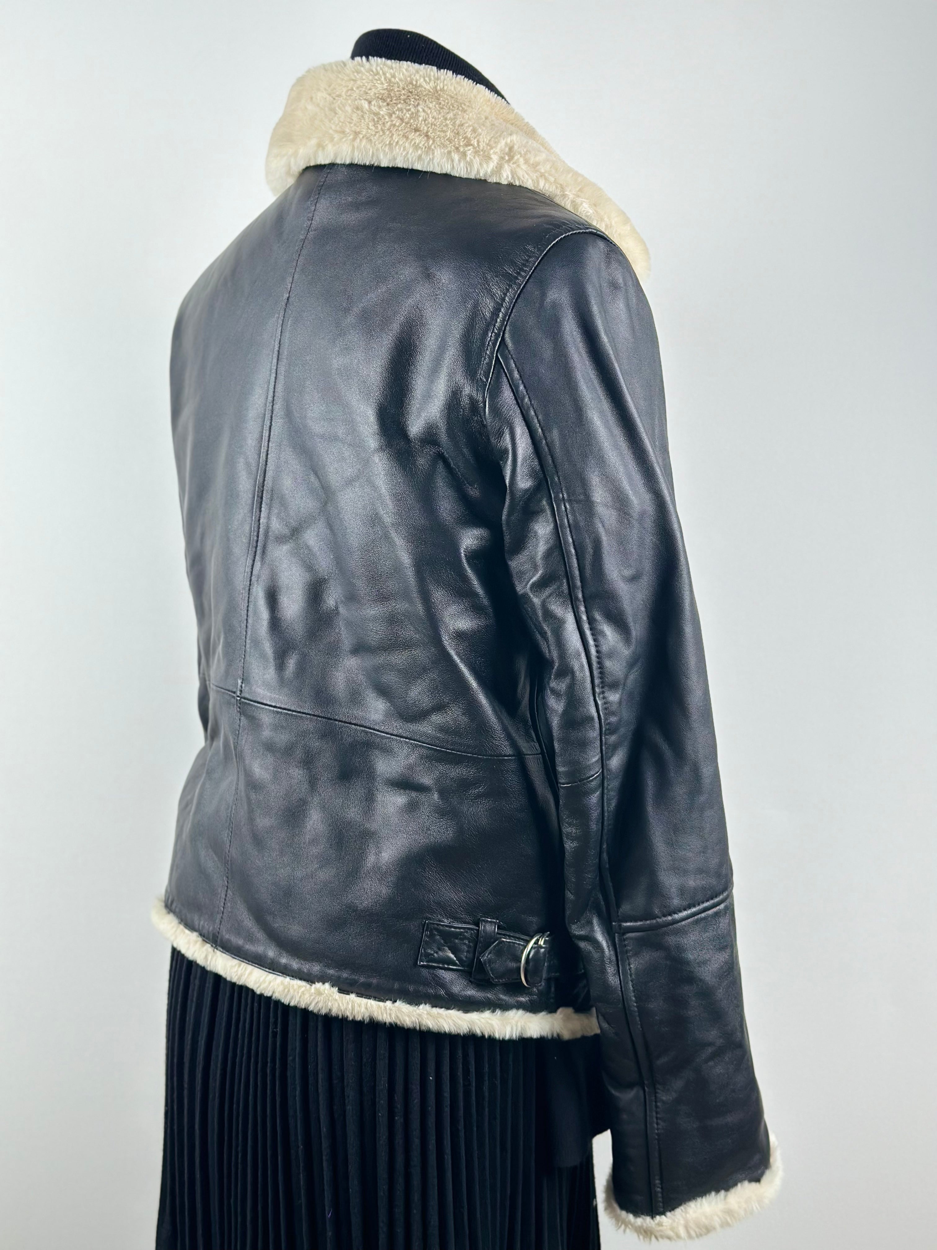 Jofama Bella – Naisten musta biker-nahkatakki teddyvuorella (koko 38)