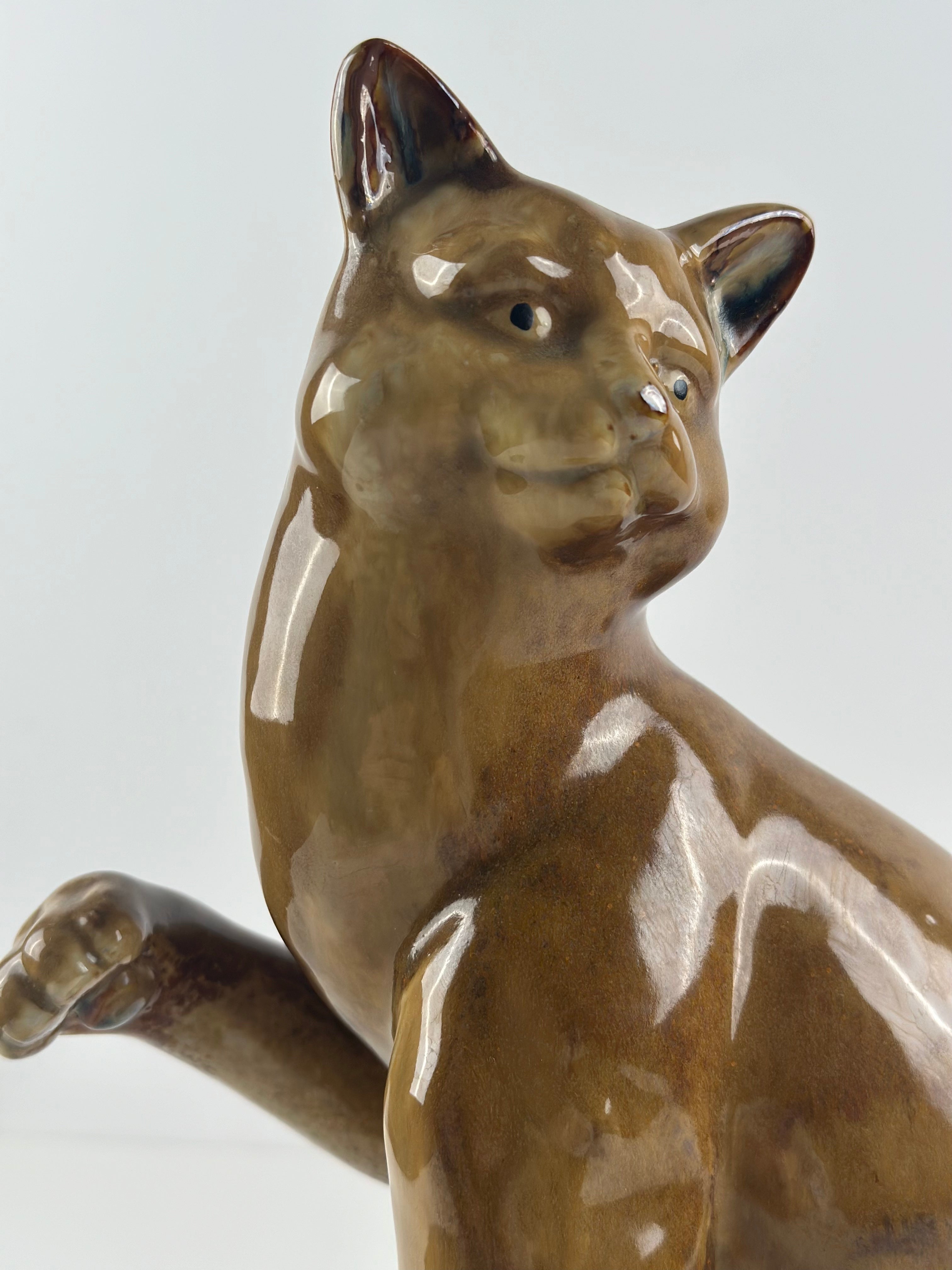 Iso vintage-kissapatsas – lasitettua keramiikkaa (29 cm)