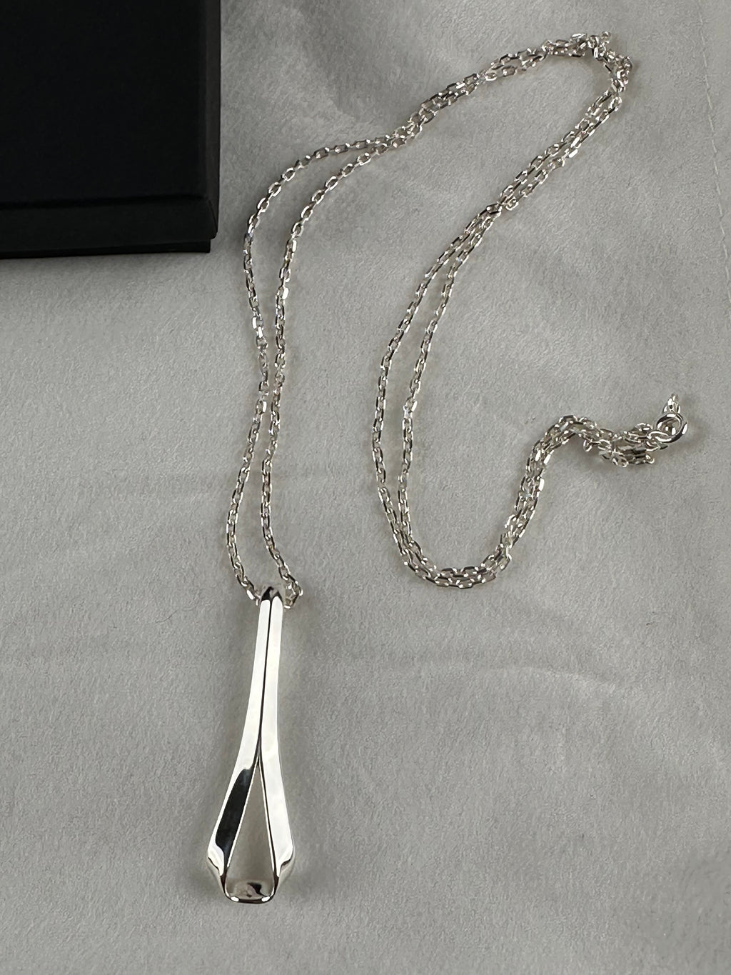 💎 Efva Attling – Sterling‑hopeinen kaulakoru