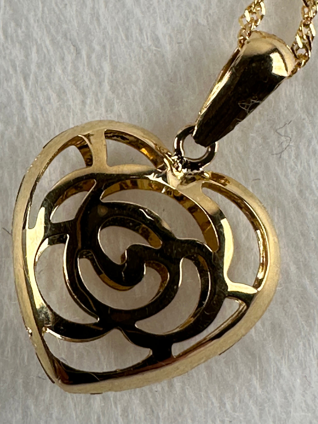 Ruususydän – 14K kultainen korusetti (585)