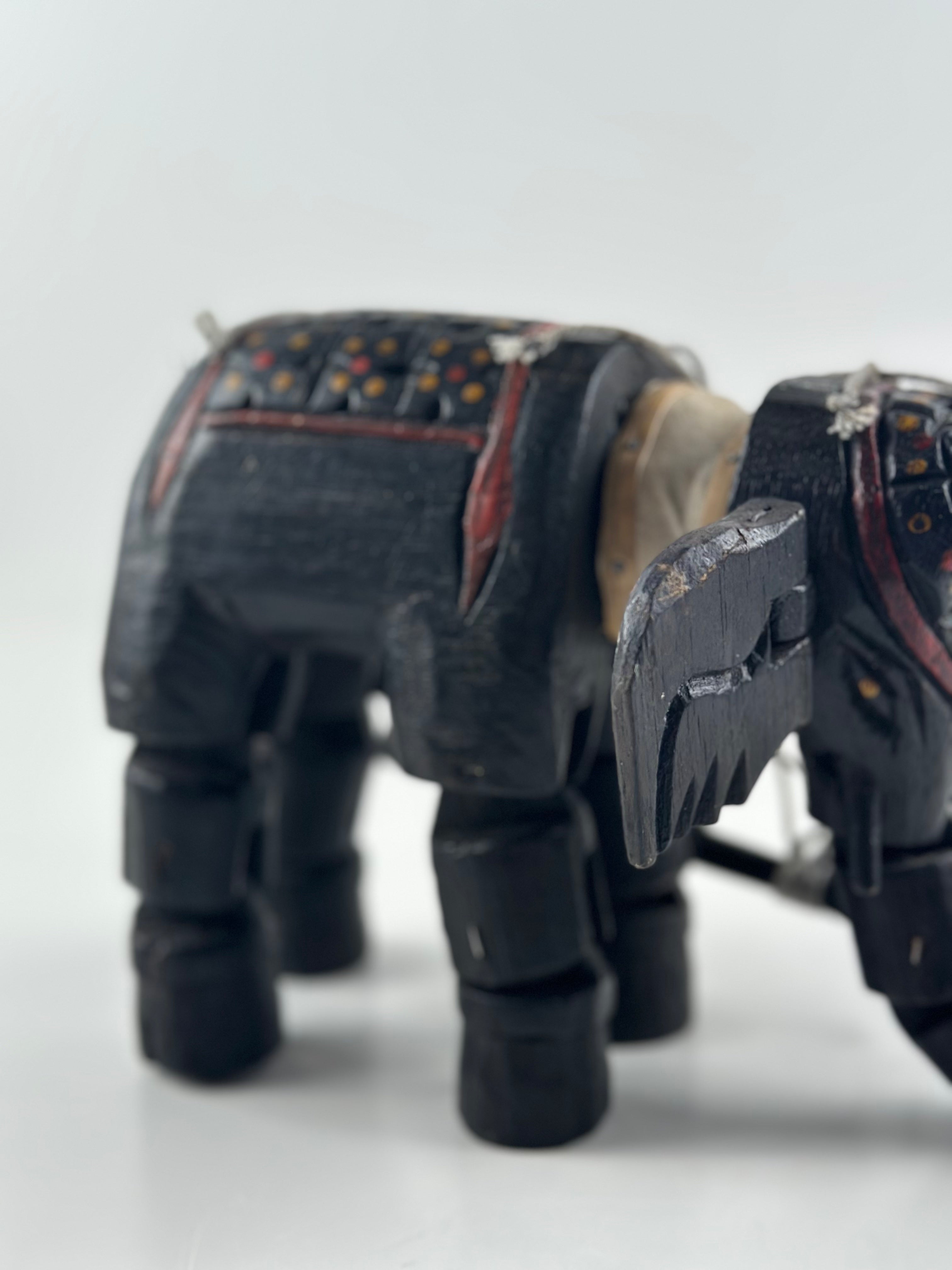 🐘 Intialainen käsin veistetty puunorsu – liikuteltava folk-taide-esine