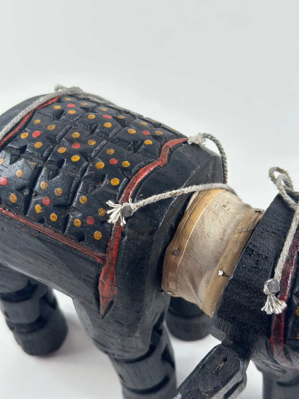 🐘 Intialainen käsin veistetty puunorsu – liikuteltava folk-taide-esine