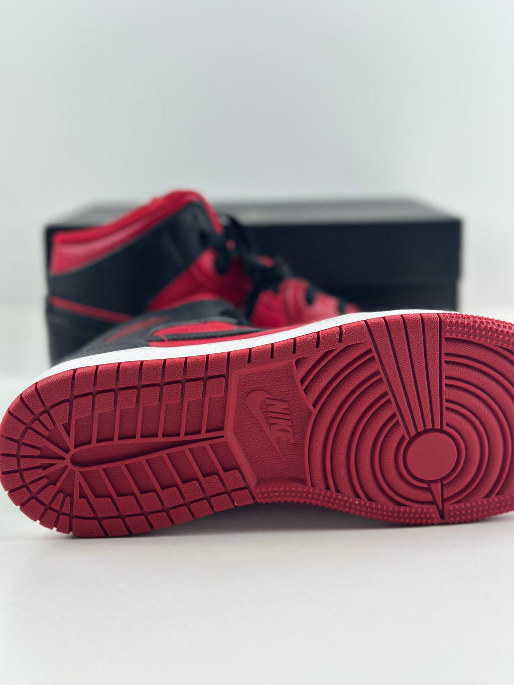 Air Jordan 1 Mid (GS) – Gym Red / Black / White