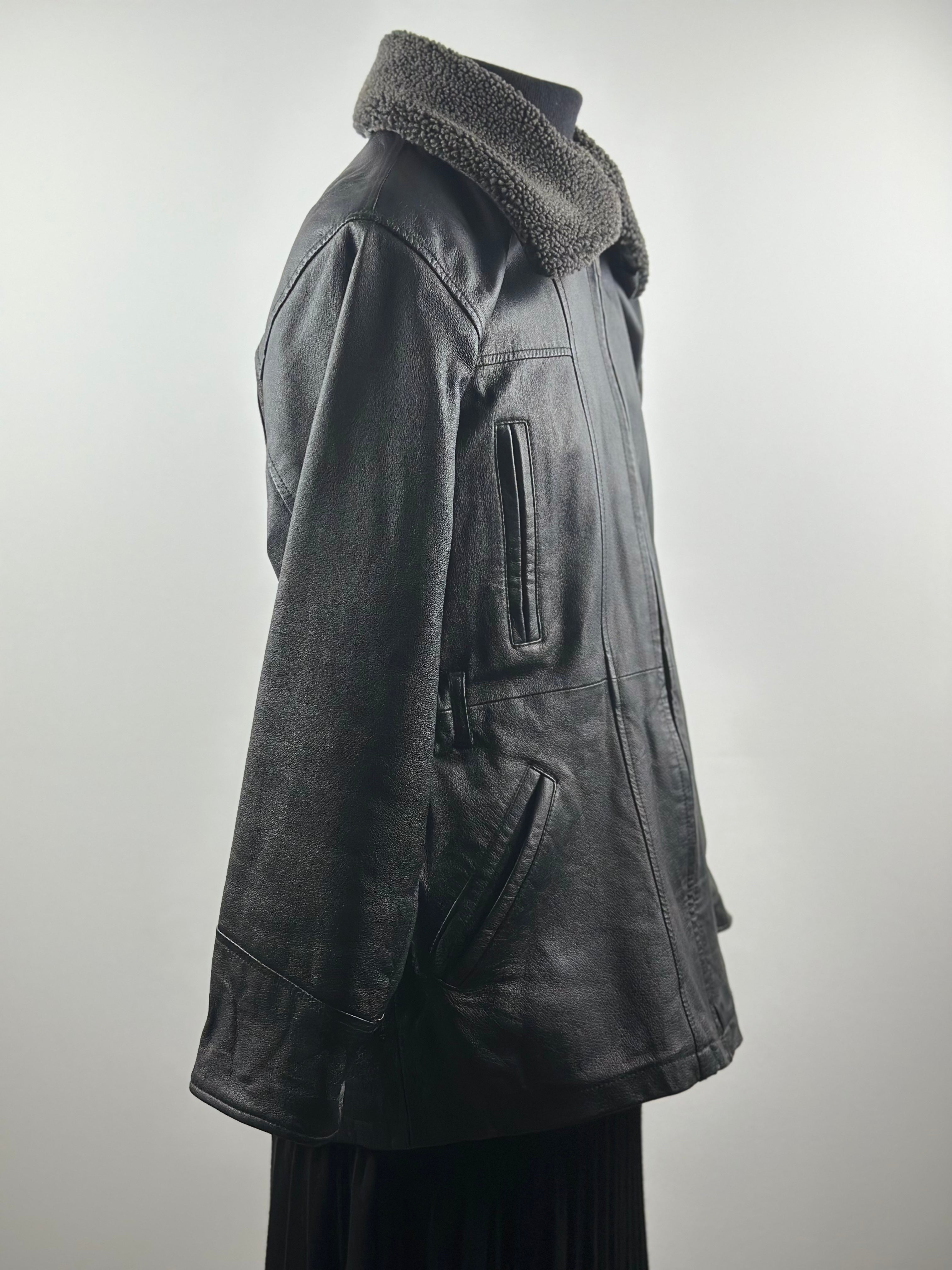 Jofama by Sweden – Naisten nahkatakki teddy-kauluksella (M)