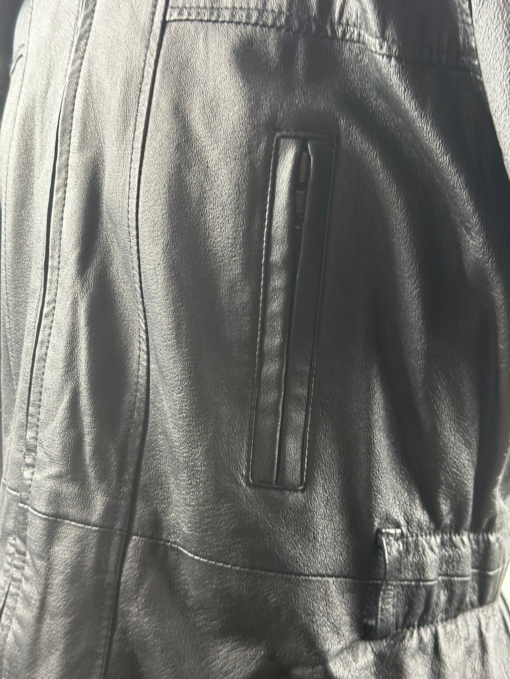 Jofama by Sweden – Naisten nahkatakki teddy-kauluksella (M)