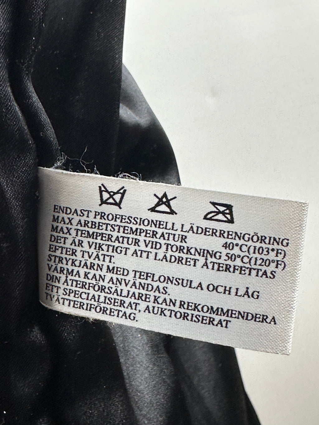 Jofama by Sweden – Naisten nahkatakki teddy-kauluksella (M)