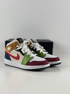 Air Jordan 1 Mid SE (GS) – White/Gym Red/Black – koko 38 (UUSI)