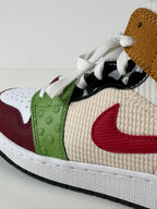 Air Jordan 1 Mid SE (GS) – White/Gym Red/Black – koko 38 (UUSI)