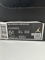 Air Jordan 1 Mid SE (GS) – White/Gym Red/Black – koko 38 (UUSI)