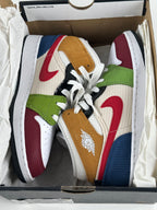 Air Jordan 1 Mid SE (GS) – White/Gym Red/Black – koko 38 (UUSI)