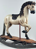 Vintage keinuhvonen alustalla – 1950–60-luku – 86 cm