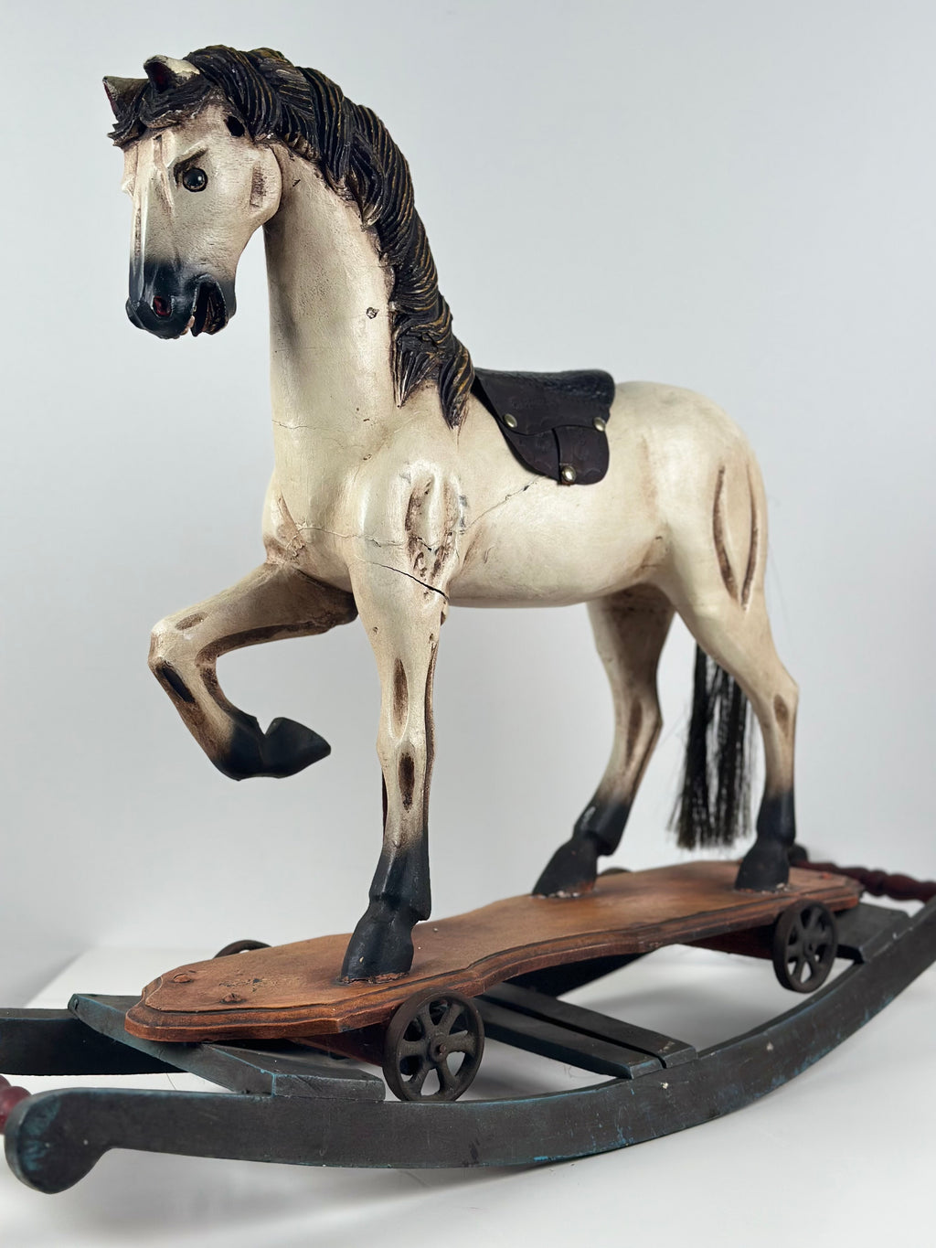 Vintage keinuhvonen alustalla – 1950–60-luku – 86 cm