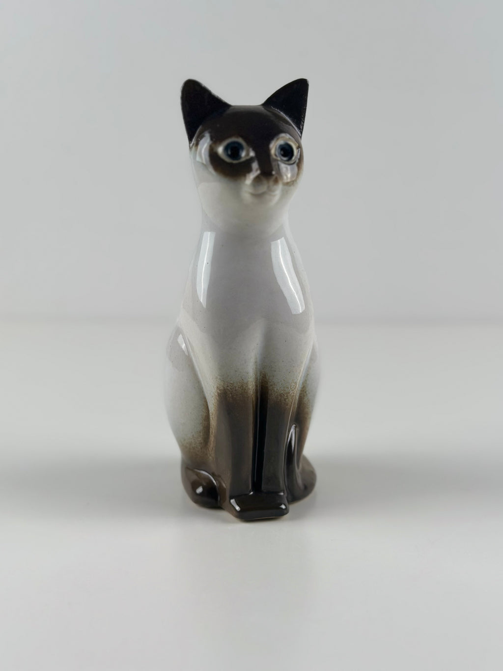 Tilgmans EGO – Stengods-kissafiguuri, 19 cm