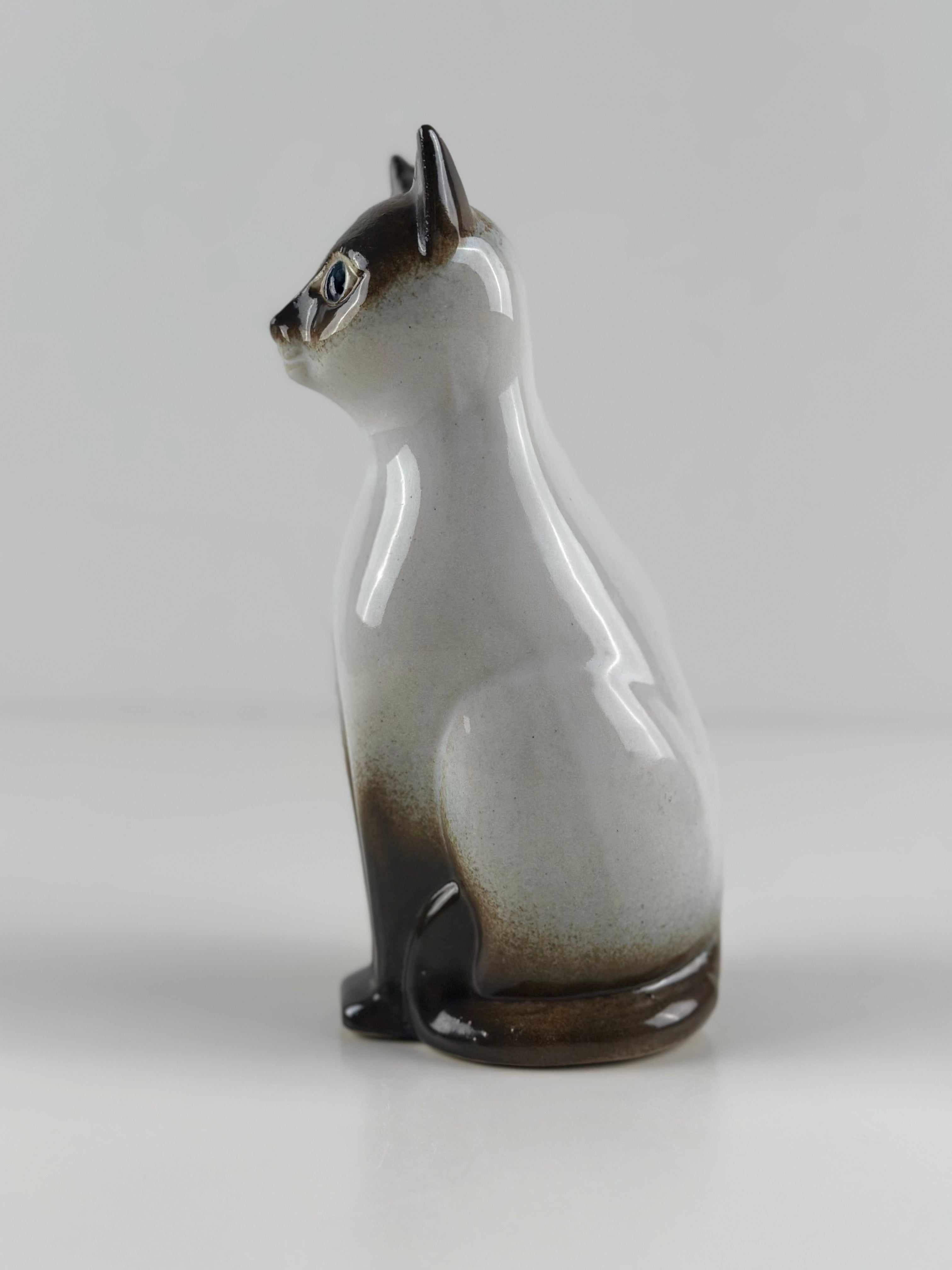 Tilgmans EGO – Stengods-kissafiguuri, 19 cm