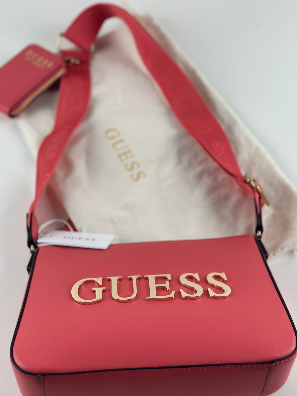 GUESS Beacon Falls Mini Top Zip Xbody – uusi, laput kiinni