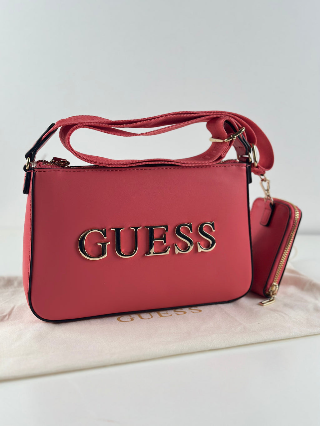 GUESS Beacon Falls Mini Top Zip Xbody – uusi, laput kiinni