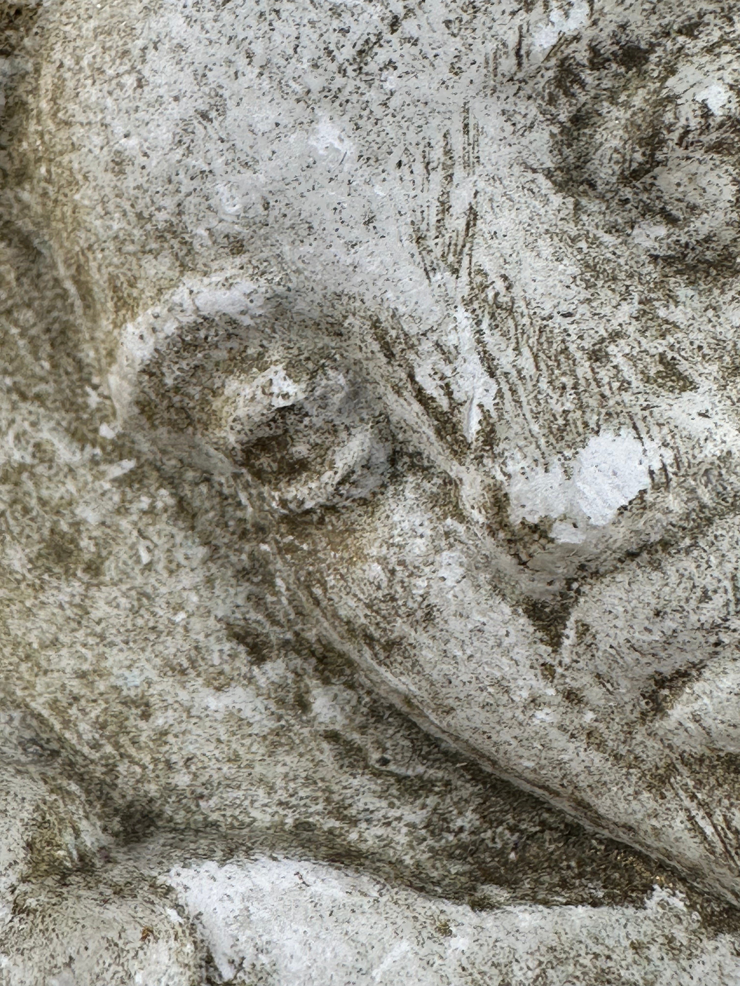 Seinäreliefi “Äiti ja lapsi” – signeerattu E.R. 46