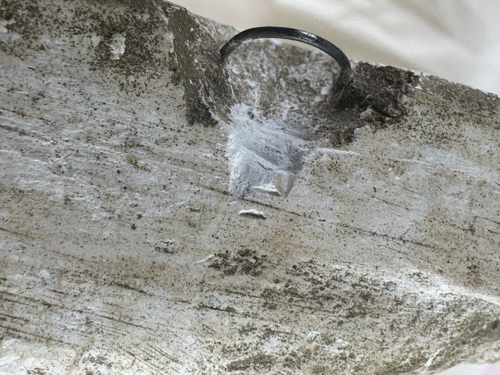 Seinäreliefi “Äiti ja lapsi” – signeerattu E.R. 46