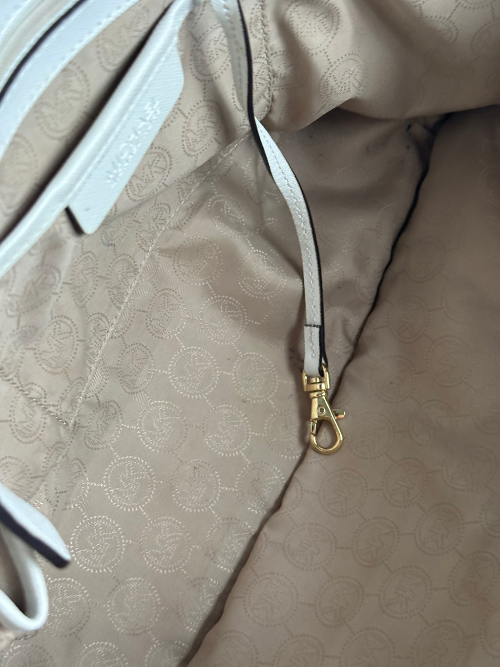 Michael Kors Jet Set Travel Tote – vaalea nahkalaukku