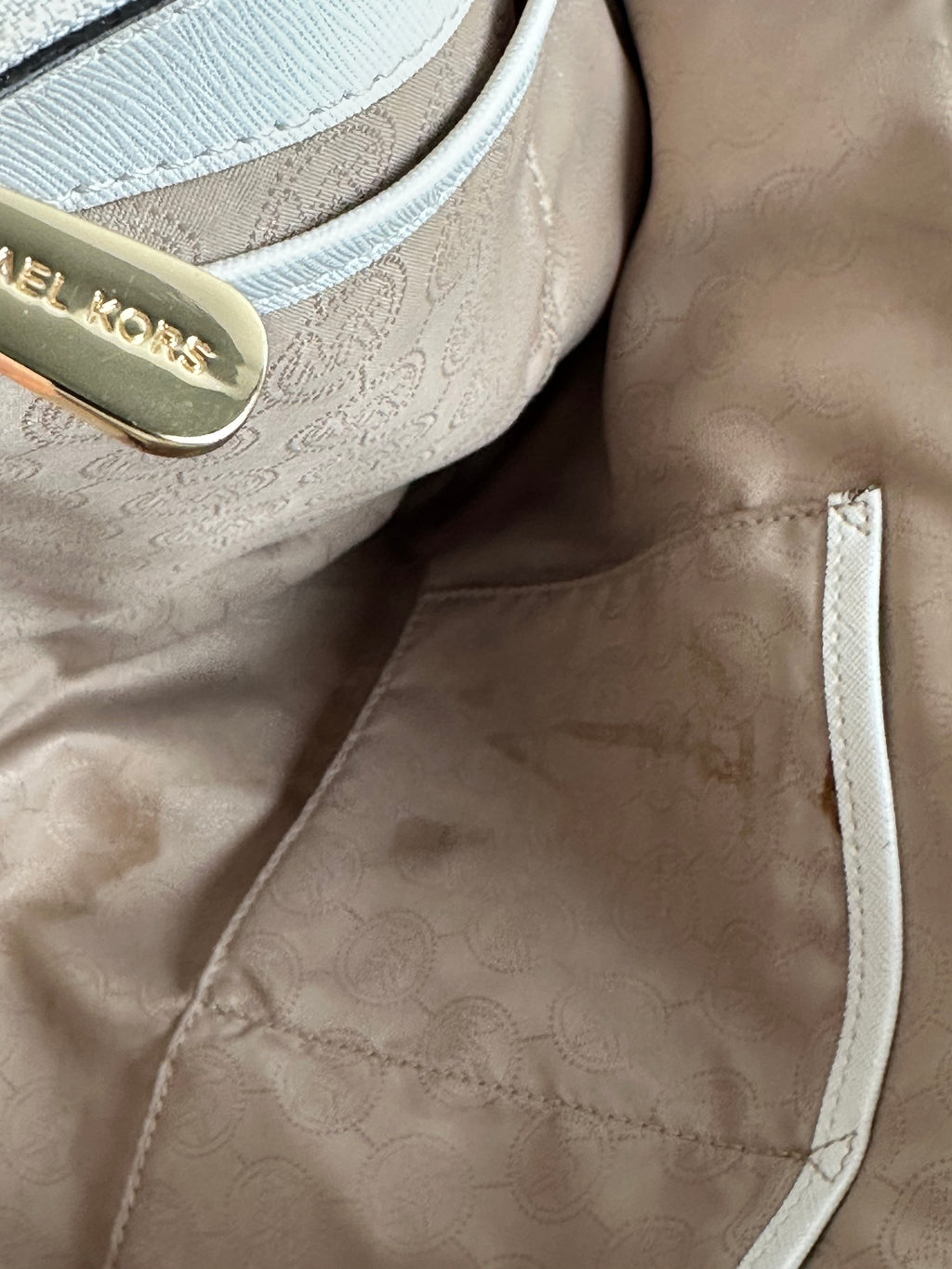 Michael Kors Jet Set Travel Tote – vaalea nahkalaukku