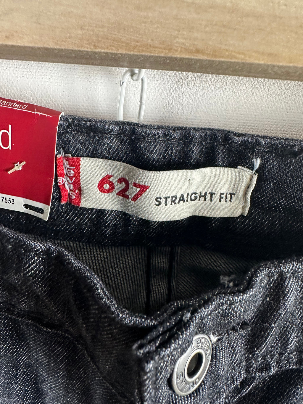 Levi’s 627 Straight Fit farkut – koko W31/L34 (uusi)